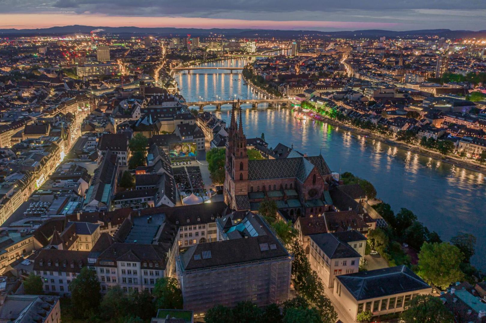 Special Blue Tiger Apartment Basel, Messe Kleinbasel 10-Star Экстерьер фото